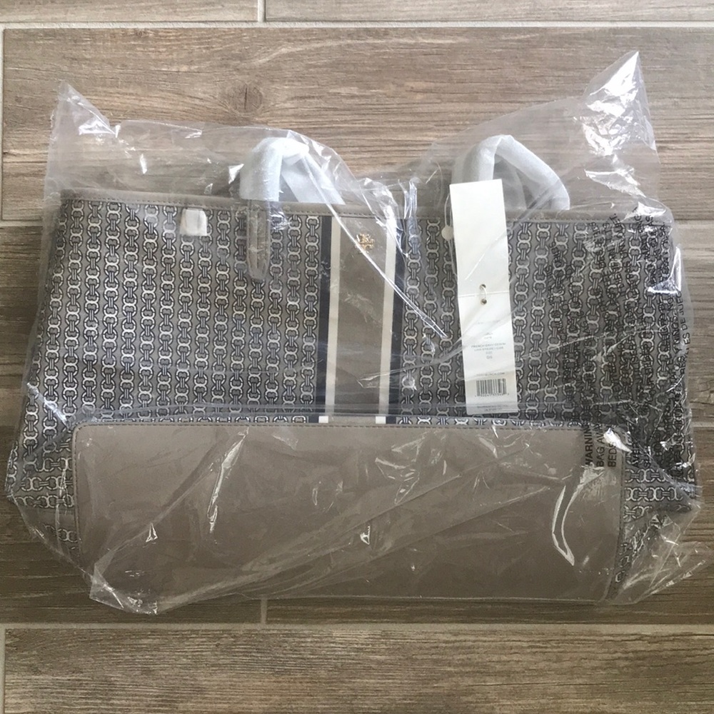 🔅SOLD 🔅Tory Burch Gemini Link Tote - Picture 4 of 8